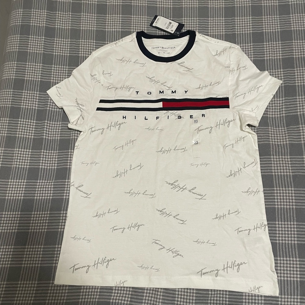NWT Tommy Hilfiger Men's Essential Flag Logo Tee Crew Neck Short Sleeve T-Shirt